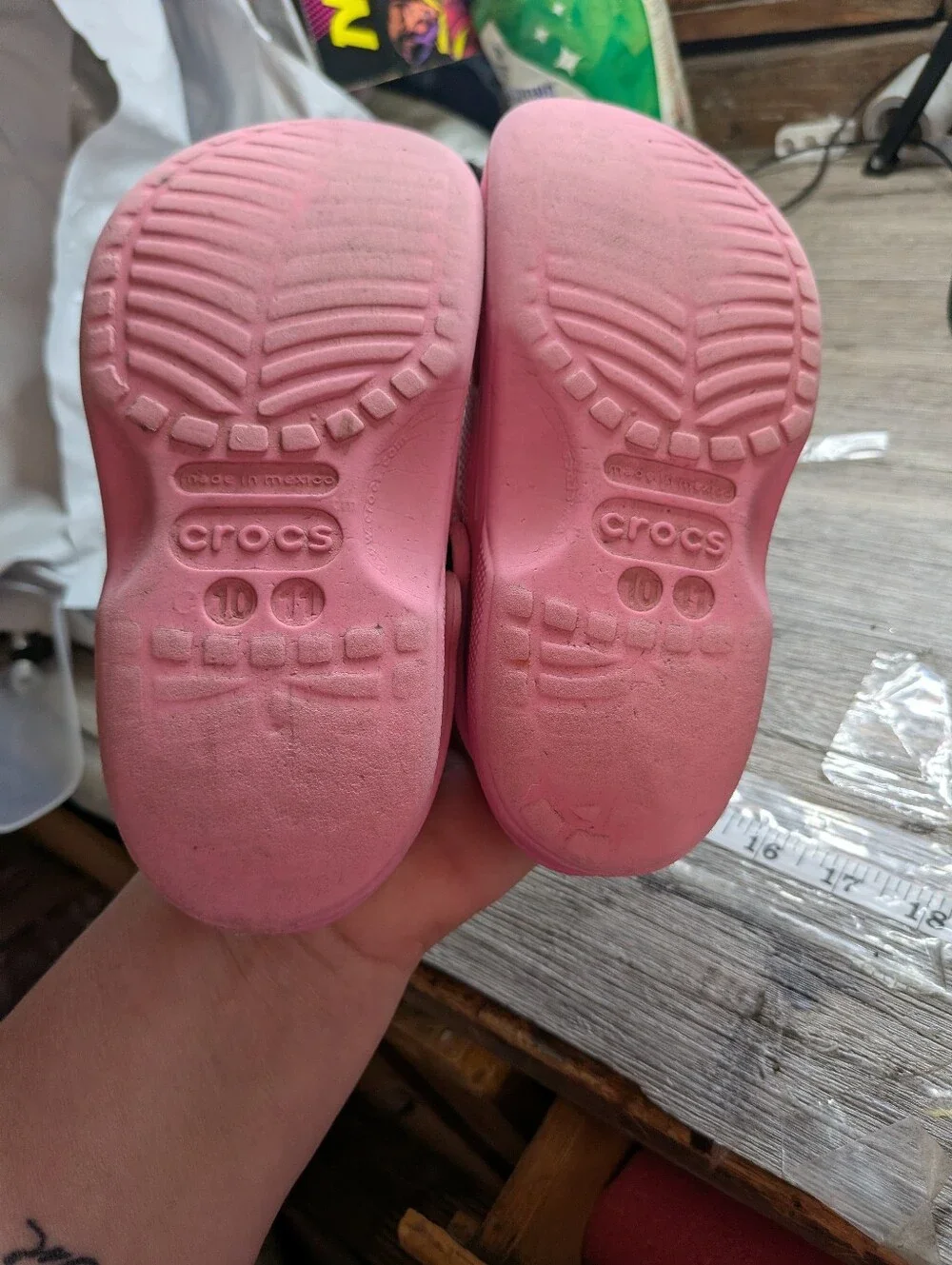 Crocs Children's Pink Clogs Size 10/11